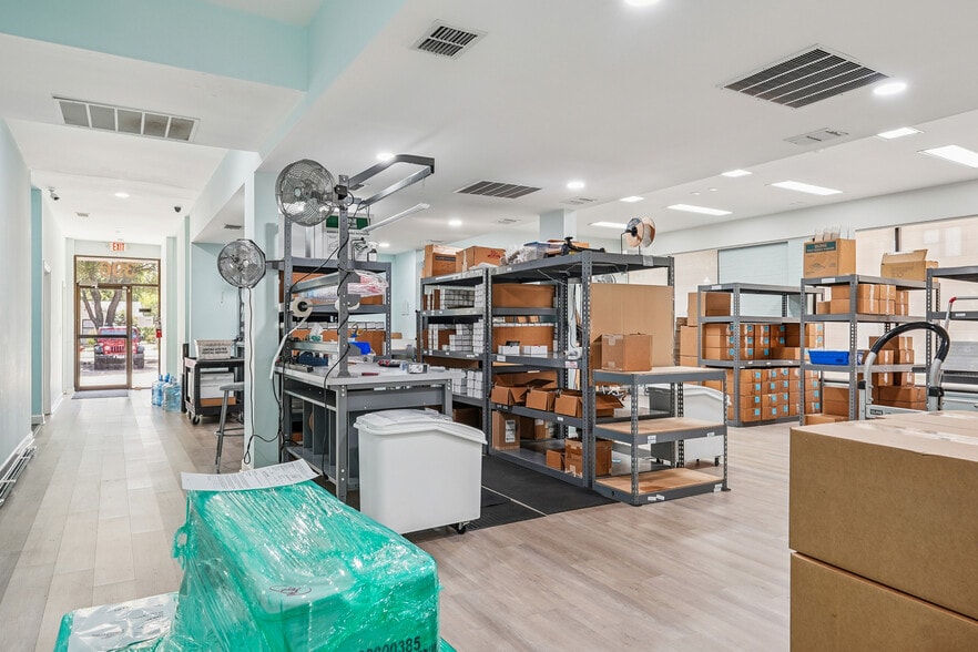 More Photos Of 396 W Main St, Lewisville Medical For Sale