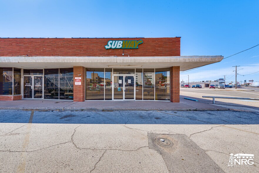 Primary Photo Of 321-329 Dodson St, Midland Storefront For Lease