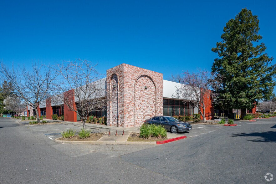 More Photos Of 9806 Old Winery Pl, Sacramento Research And Development For Lease