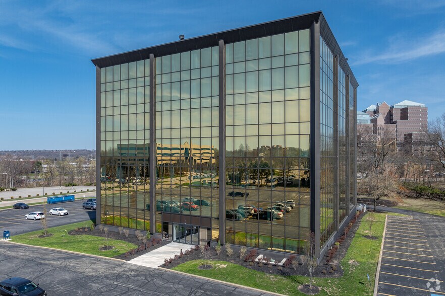 More Photos Of 4807 Rockside Rd, Independence Coworking Space