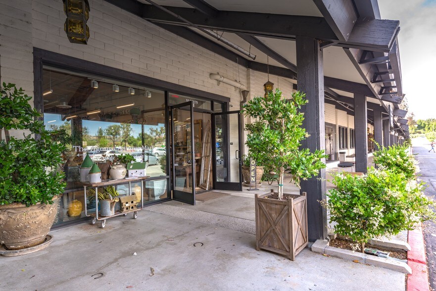 More Photos Of 28888-28914 Roadside Dr, Agoura Hills Unknown For Lease