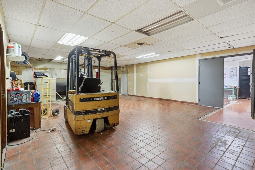 More Photos Of 6614 Lincoln Ave, Lockport Restaurant For Sale