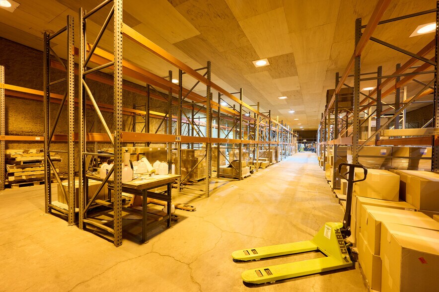 More Photos Of 352 Center St, Caledonia Manufacturing For Sale