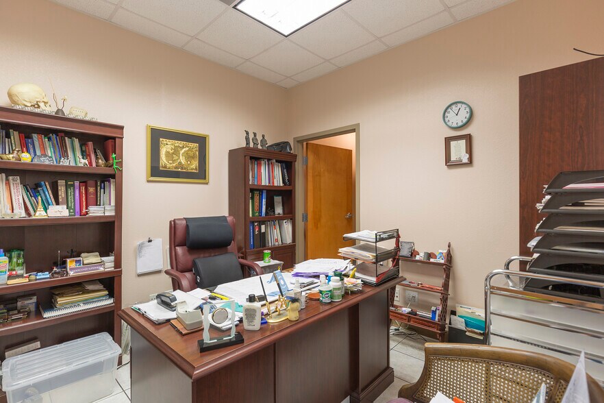 More Photos Of 110 E Savannah Ave, McAllen Medical For Sale