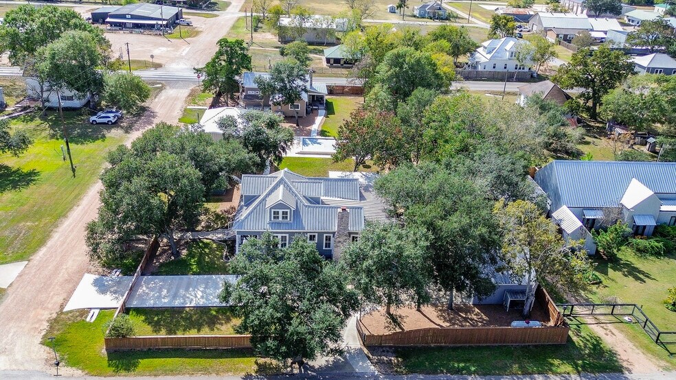 More Photos Of 315 Cedar St, New Ulm Specialty For Sale