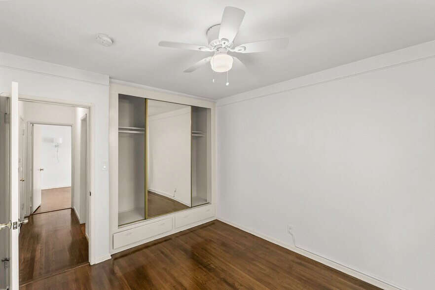 More Photos Of 1167 Nelrose Ave, Venice Apartments For Sale