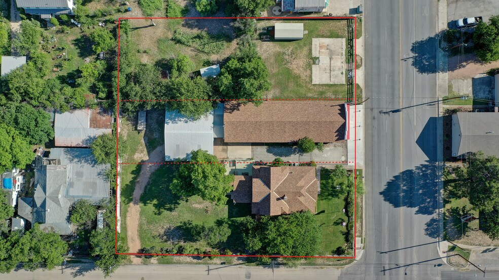 More Photos Of 105 N 11th St, Junction General Retail For Sale