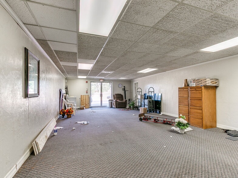 More Photos Of 809 SW 4th St, Moore Religious Facility For Sale