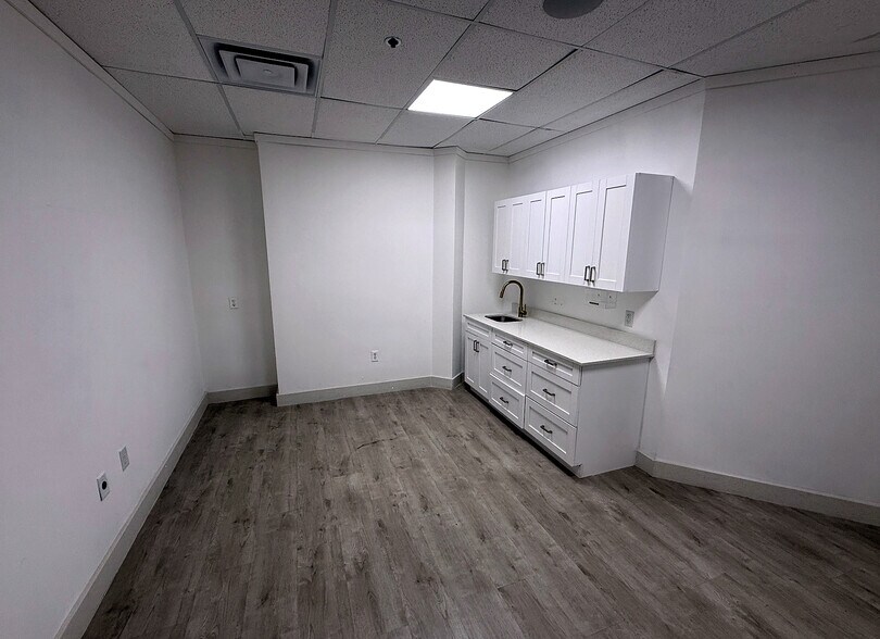 More Photos Of 14499 N Dale Mabry Hwy, Tampa Office For Lease