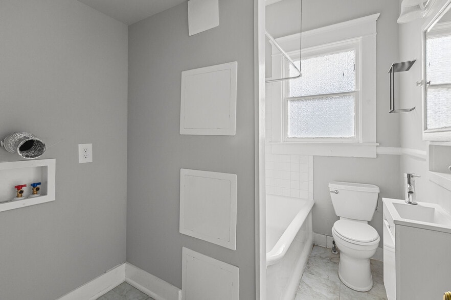 More Photos Of 514 Wapping St, Frankfort Apartments For Sale