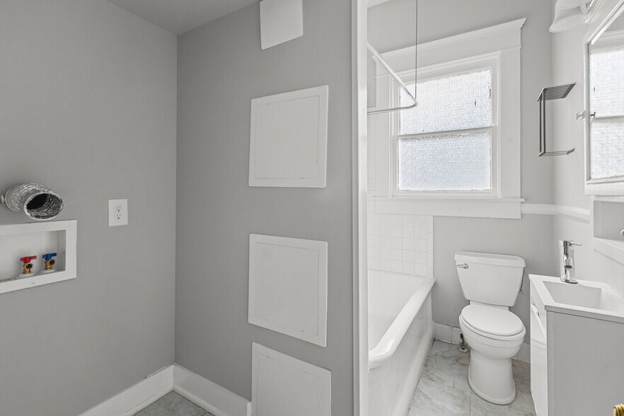More Photos Of 514 Wapping St, Frankfort Multifamily For Sale