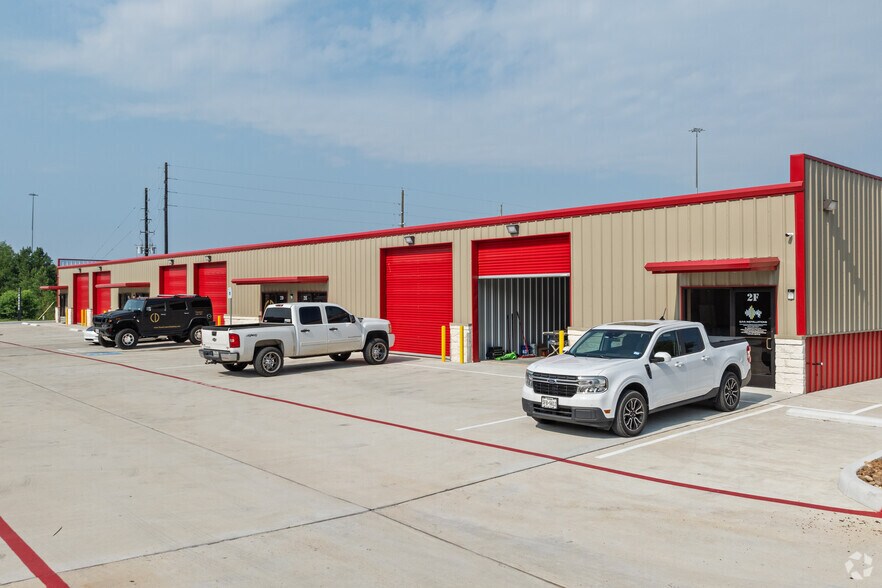More Photos Of 28215 Vallie St, Pinehurst Warehouse For Lease