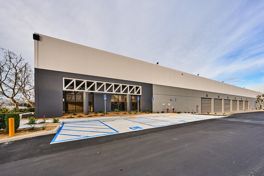 More Photos Of 1175 Aviation Pl, San Fernando Manufacturing For Lease