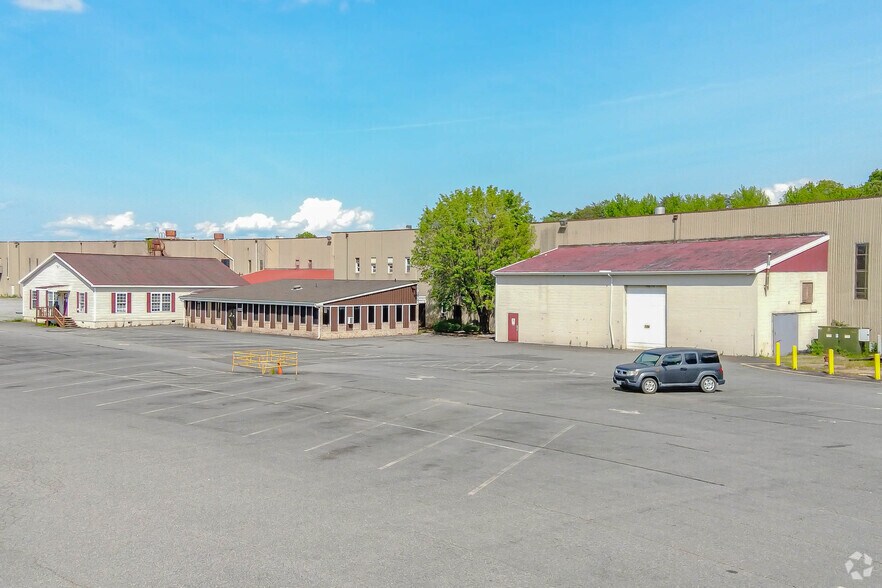 More Photos Of 4900 Ondura Dr, Fredericksburg Warehouse For Lease