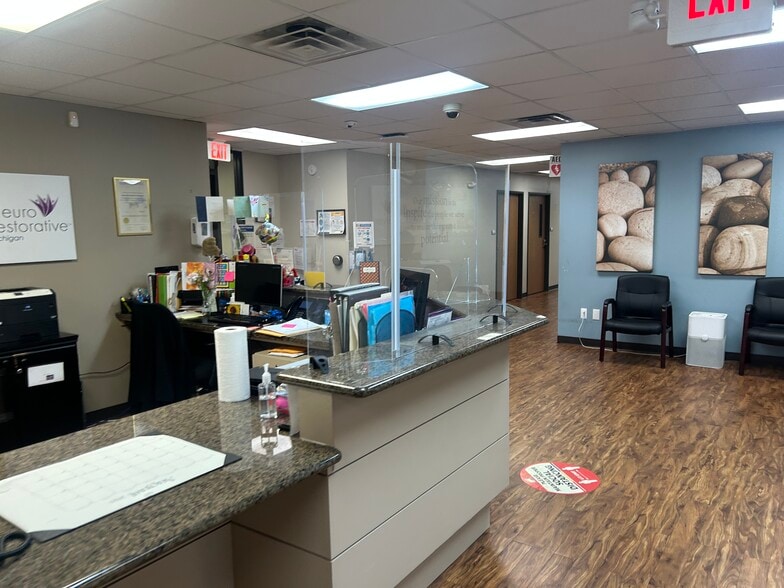 More Photos Of 28511 Orchard Lake Rd, Farmington Hills Medical For Sale