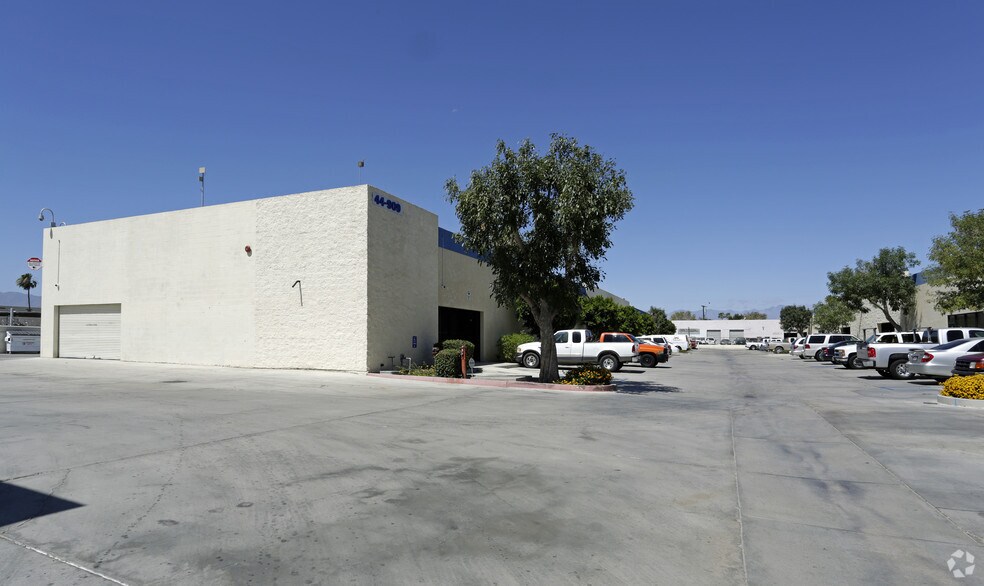 More Photos Of 44909 Golf Center Pky, Indio Warehouse For Lease