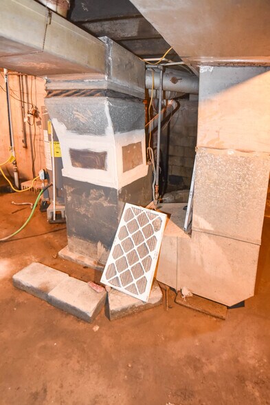 More Photos Of 3 Market St, Aberdeen Multifamily For Sale