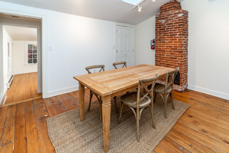 More Photos Of 24 N Main St, Lambertville Office For Sale