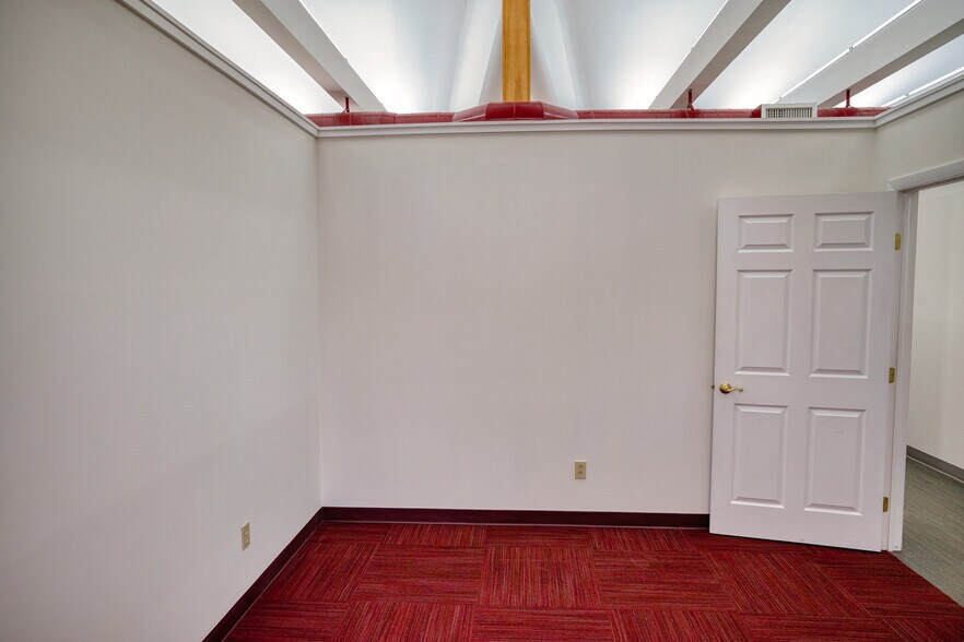 More Photos Of 569 Main St, Monroe Office For Sale