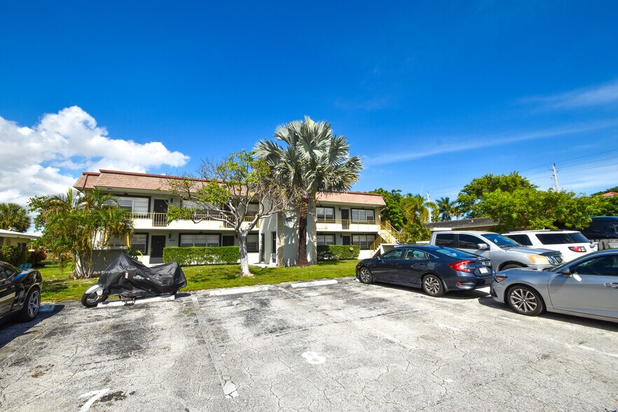 More Photos Of 2255 SE 5th St, Pompano Beach Apartments For Sale