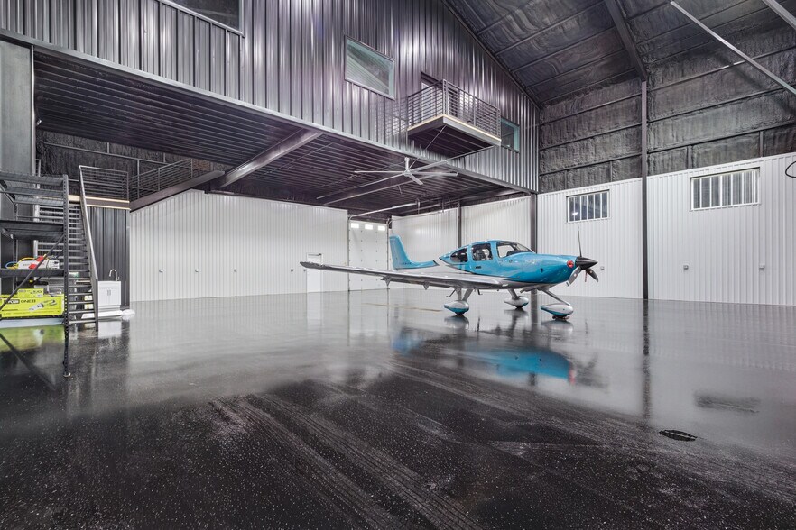 More Photos Of 15850 Salado Airport Rd, Salado Airplane Hangar For Sale