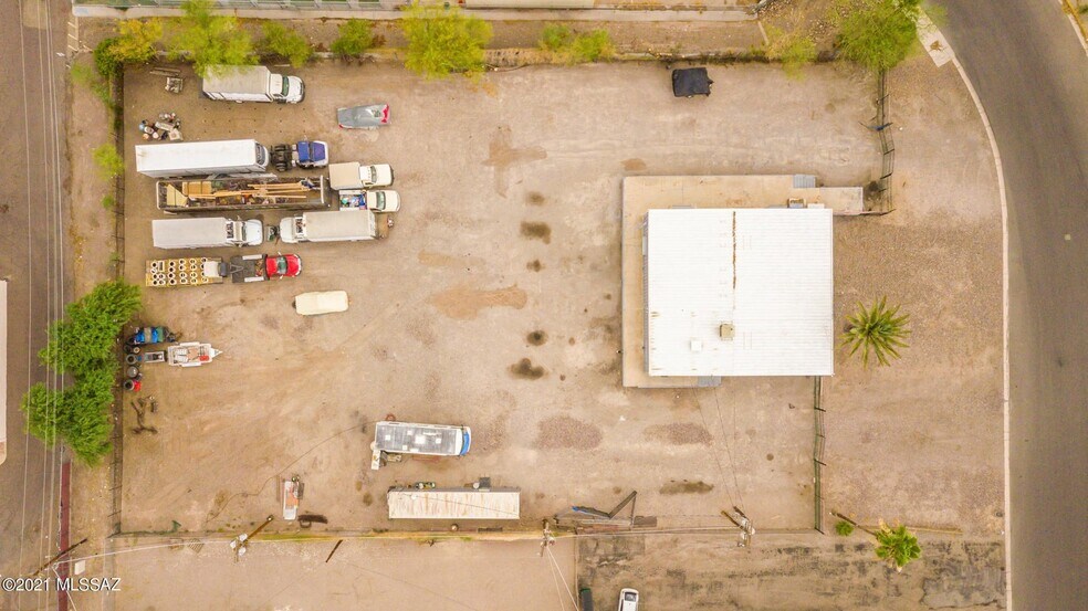 More Photos Of 2450 N Jackrabbit Ave, Tucson Distribution For Sale