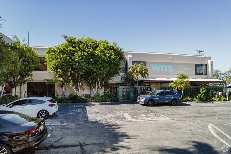 More Photos Of 5401 Beethoven St, Los Angeles Schools For Lease