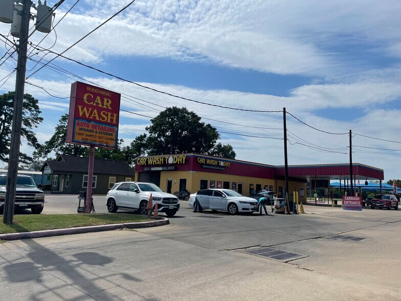 Primary Photo Of 3010 1st St, Rosenberg Carwash For Sale