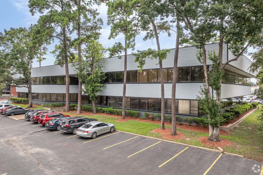 More Photos Of 333 N Rivershire Dr, Conroe Office For Lease