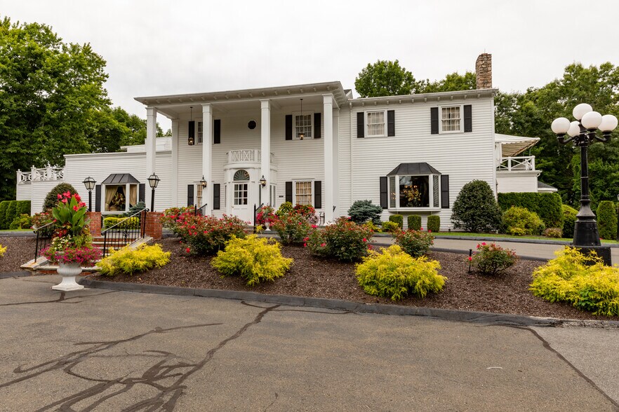 More Photos Of , Brookfield Unknown For Sale