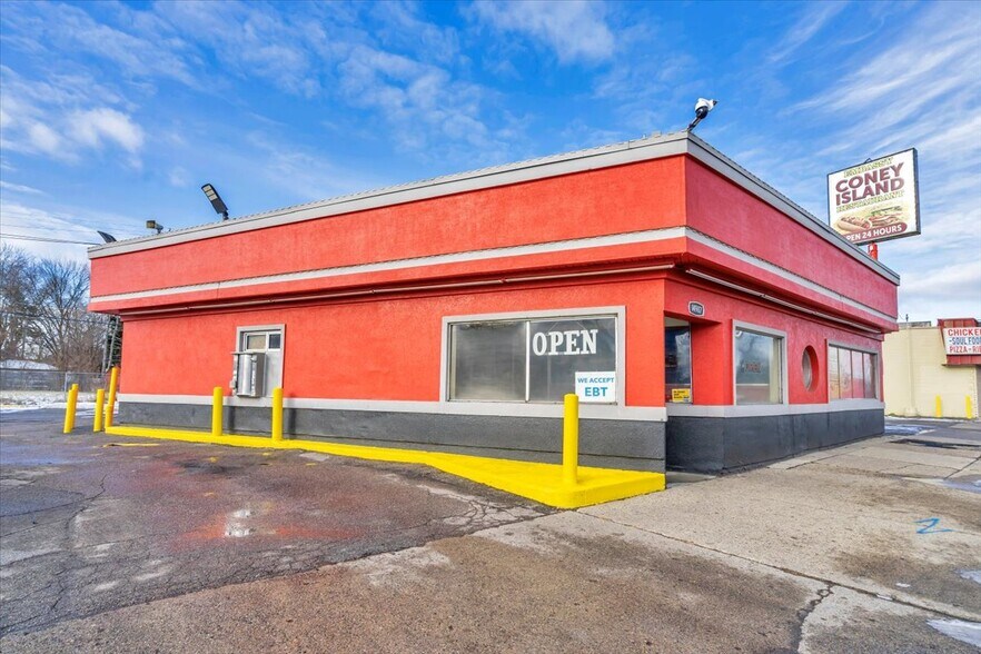 Primary Photo Of 14987 Gratiot Ave, Detroit Restaurant For Sale