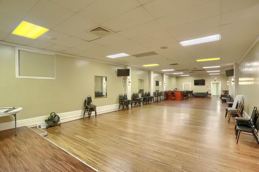 More Photos Of 7365 Denniston Ave, Pittsburgh General Retail For Sale