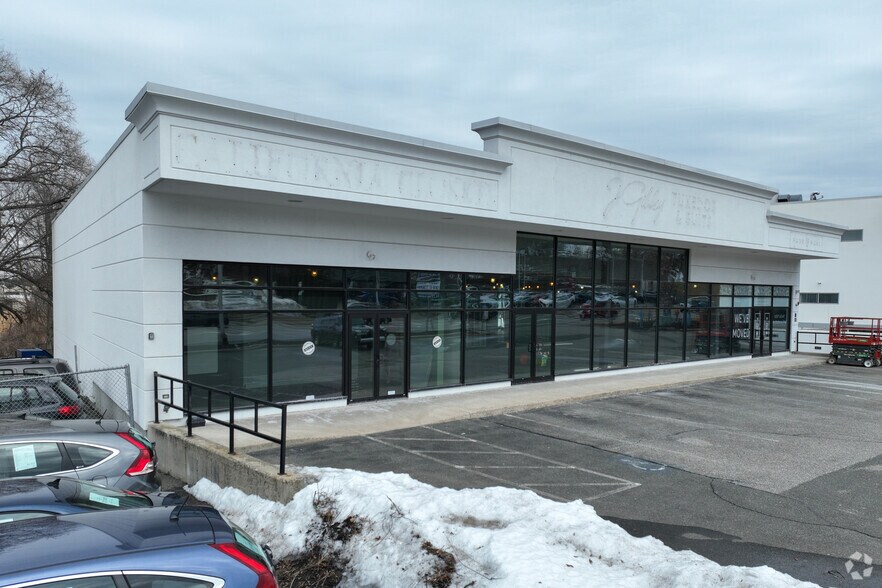 More Photos Of 1 Sylvan St, Peabody Freestanding For Lease
