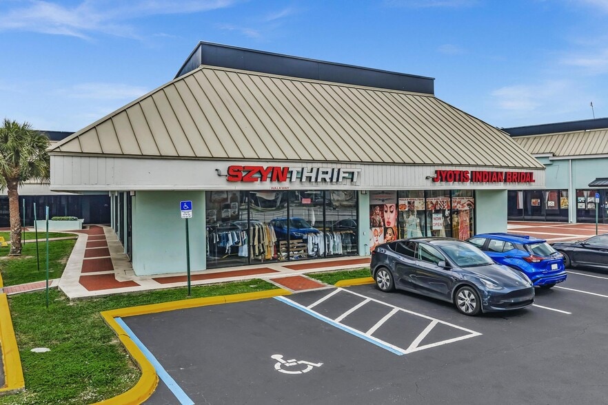 More Photos Of 4412-4678 N University Dr, Lauderhill Unknown For Lease