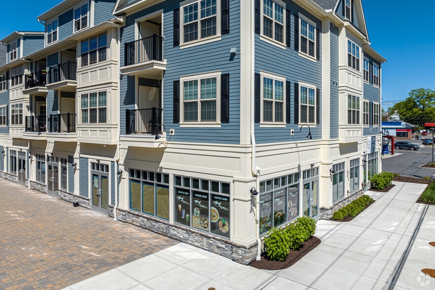 More Photos Of 800 Federal Rd, Brookfield Apartments For Lease