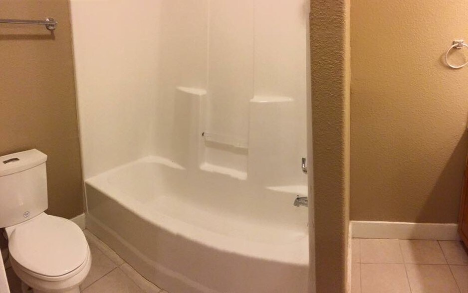 More Photos Of 200 W Main St, Marietta Storefront Retail Residential For Sale