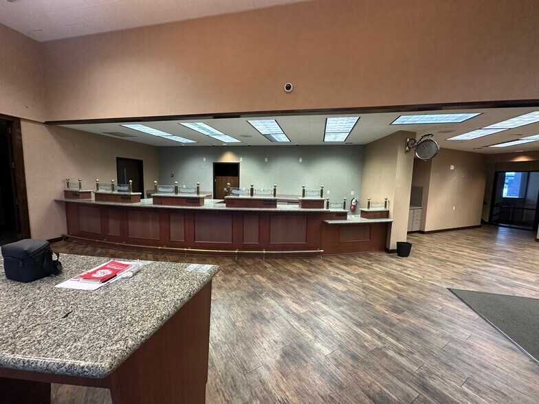 More Photos Of 100 Main St, Fort Worth Loft Creative Space For Lease