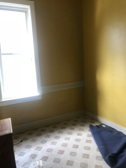 More Photos Of 901 W 4th St, Erie Hotel For Sale