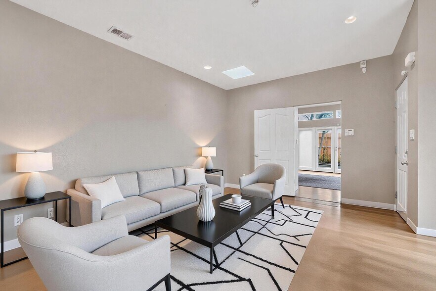 More Photos Of 501-505 14th St NW, Albuquerque Office Residential For Lease