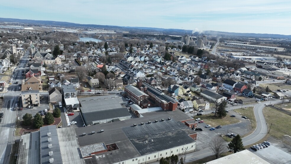 More Photos Of 240 S Main St, Nazareth Flex For Lease