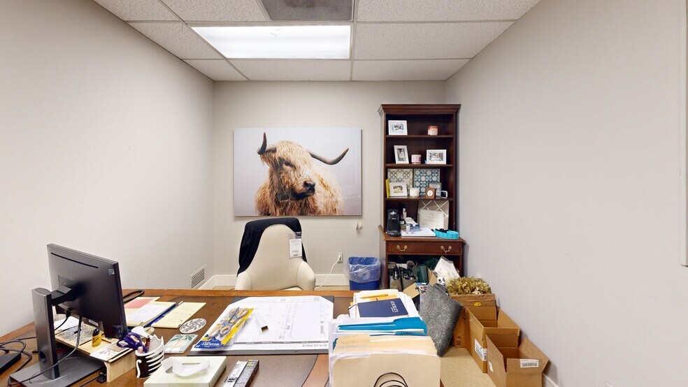 More Photos Of 151 Wolf Rd, Colonie Freestanding For Sale