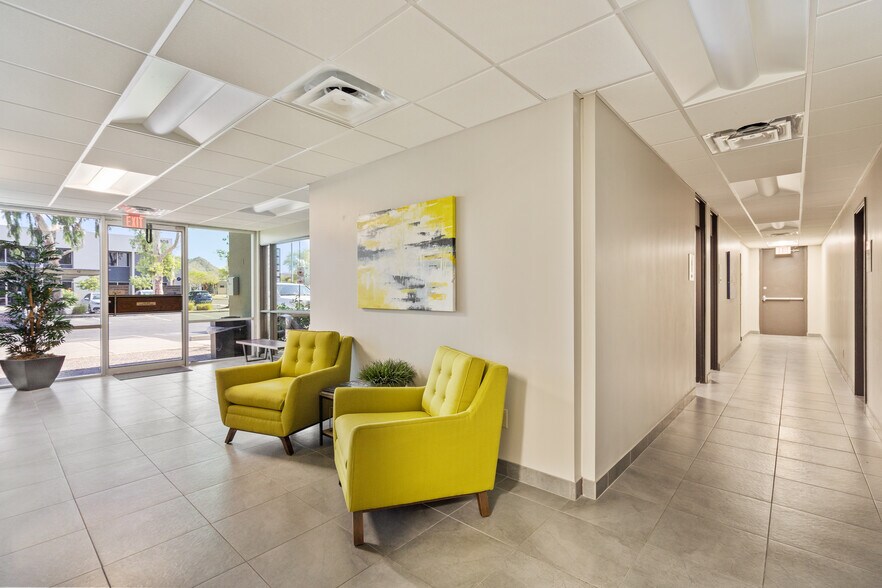 More Photos Of 8686-8806 N Central Ave, Phoenix Office For Lease