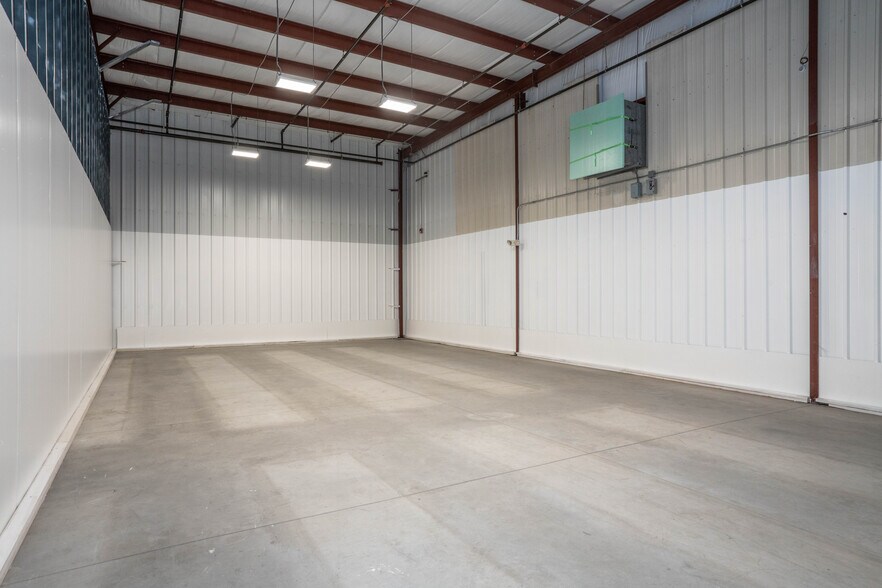 More Photos Of 299 Industrial Ln, Torrington Distribution For Lease