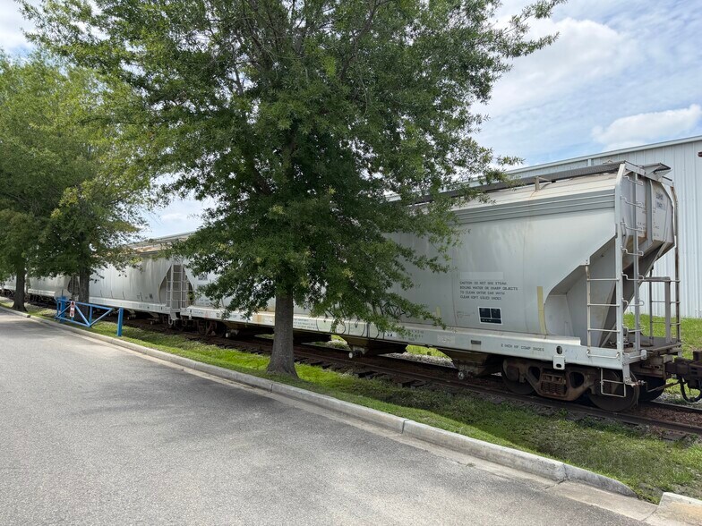 More Photos Of 512 Highland Dr, Valdosta Warehouse For Sale