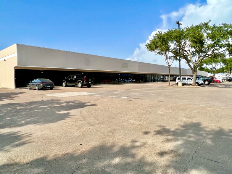 More Photos Of 13000 Murphy Rd, Stafford Unknown For Lease