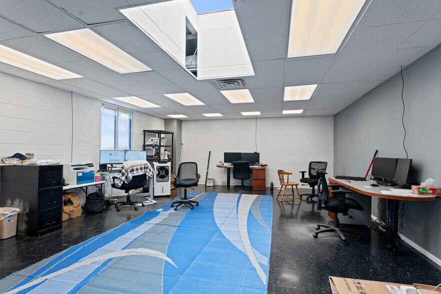 More Photos Of 3204-3208 E Platte Ave, Colorado Springs Auto Dealership For Sale