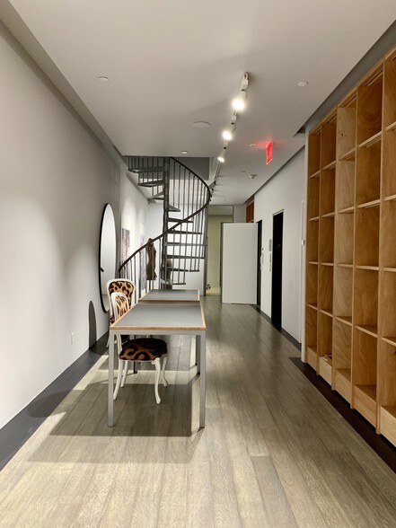 More Photos Of 14 E 55th St, New York General Retail For Sale