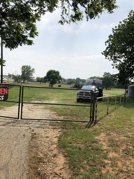 More Photos Of 1128 US 377, Pilot Point Land For Sale