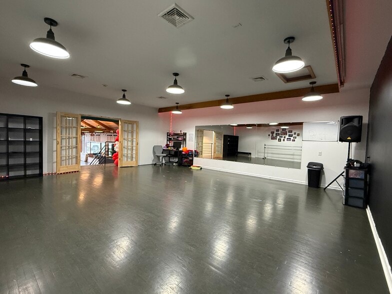 More Photos Of 120 W Boylston St, Worcester Freestanding For Sale