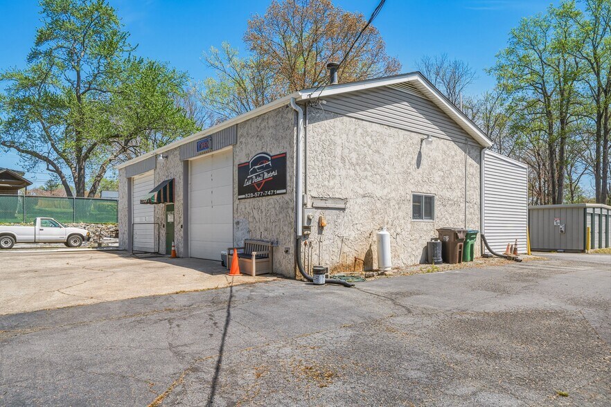 More Photos Of 130 Oakland Hill Dr, Etowah Warehouse For Sale